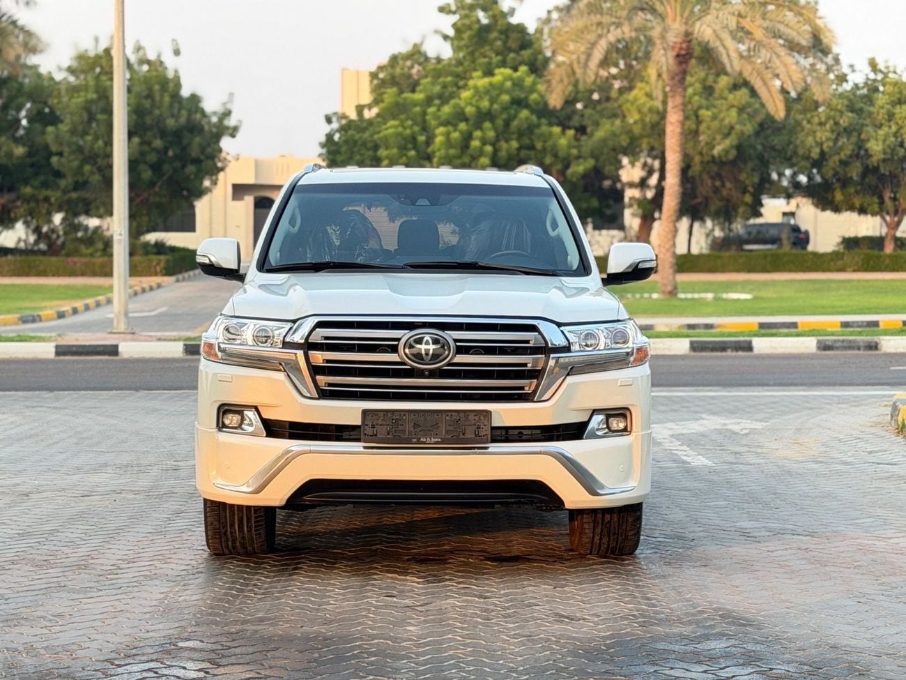 Toyota Land Cruiser VXR 5.7