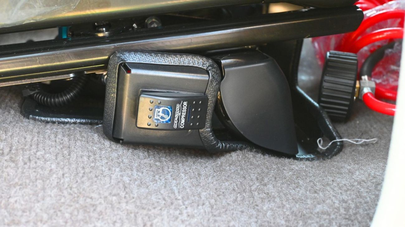 تويوتا لاند كروزر 70 Toyota Land Cruiser LC76 Hardtop 2025