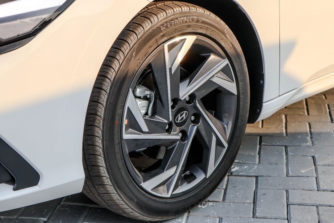 Hyundai Elantra Hyundai Elantra Elite – 1.5L Petrol – Automatic – 2025 Model – Chinese Specifications