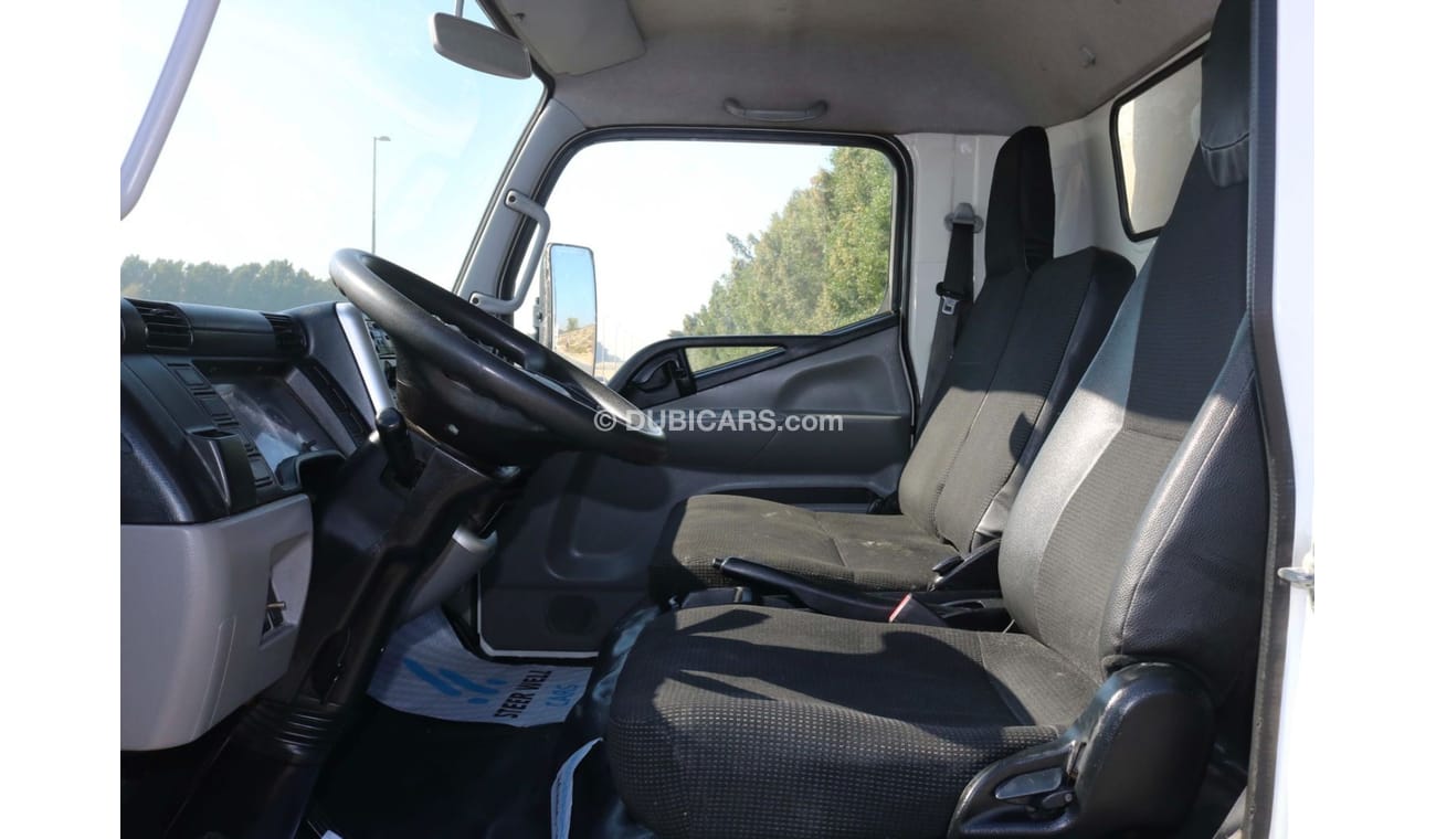 ميتسوبيشي فوسو كانتير 2017 | FUSO CANTER INSULATED BOX 4 TON M/T DIESEL WITH GCC SPECS AND EXCELLENT CONDITION