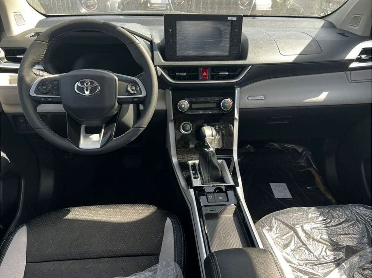 Toyota Veloz 1.5L FWD // 2024 // FULL OPTION WITH PUSH START , WIRELESS CHARGE , CRUISE CONTROL // SPECIAL OFFER