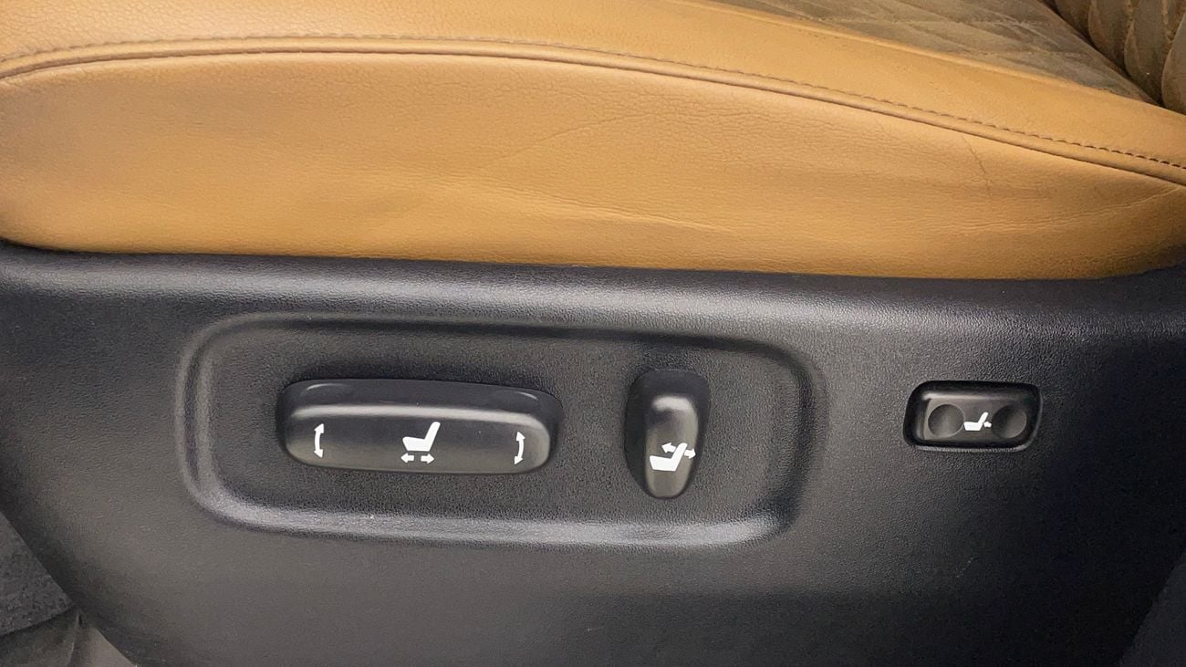 تويوتا لاند كروزر GXR GRAND TOURING 4 | بدون دفعة مقدمة | اختبار القيادة في المنزل