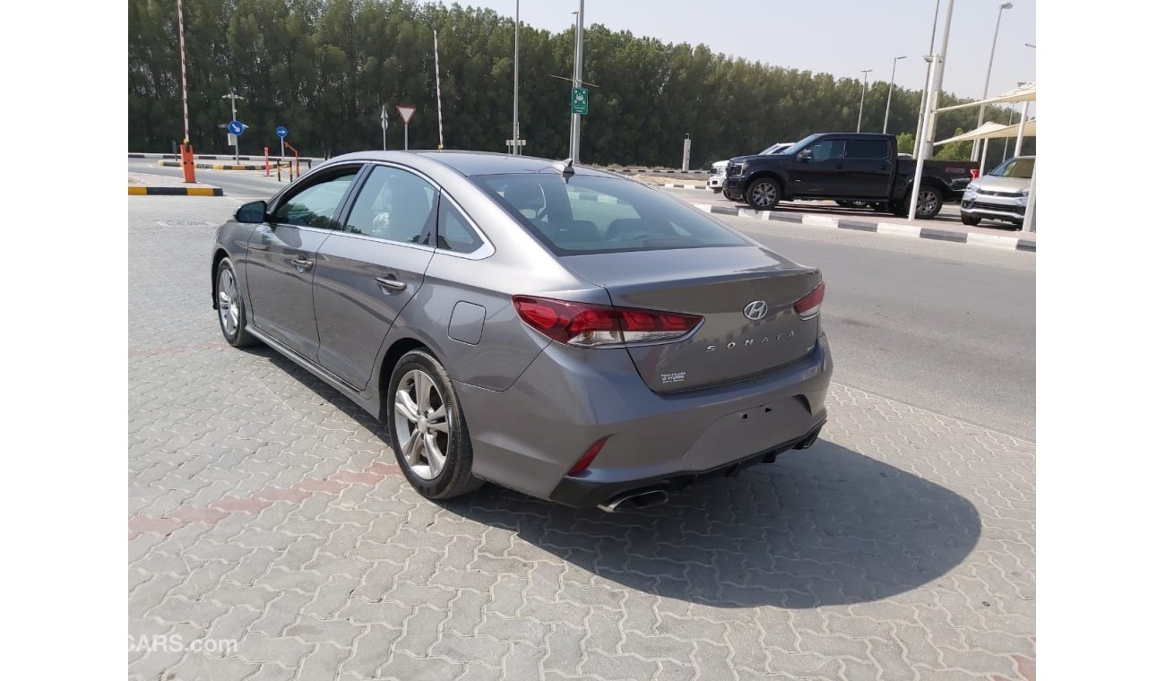 هيونداي سوناتا with panoramic sunroof