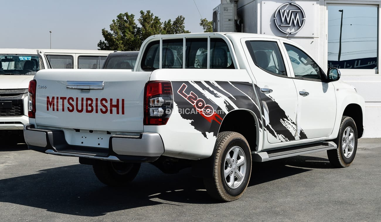 New Mitsubishi L200 2.4L Diesel 4WD M/T 2022 for sale in Dubai - 476688