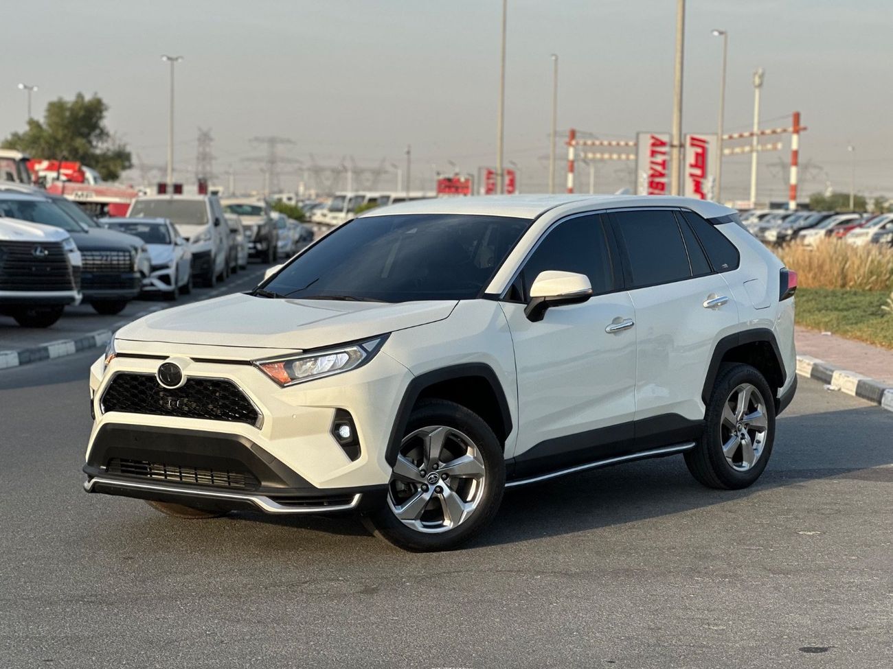 تويوتا راف ٤ premium Japan 360 camera Full Option