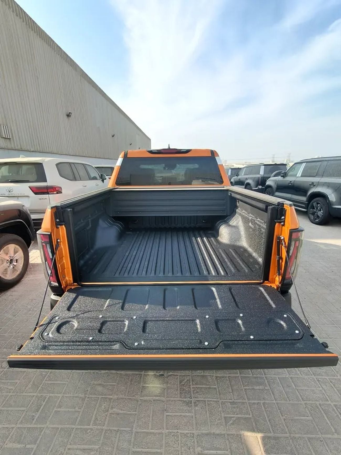 نيسان بيك آب Z9 Z9 2.0T 2WD Premium | Gasoline | Automatic Truck