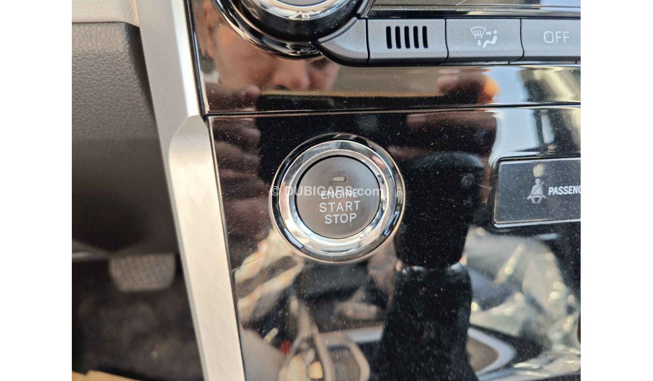 Toyota Veloz 1.5L V4 PETROL, DVD+ CAMERA, LEATHER SEATS, MID OPTION (CODE #  67928)