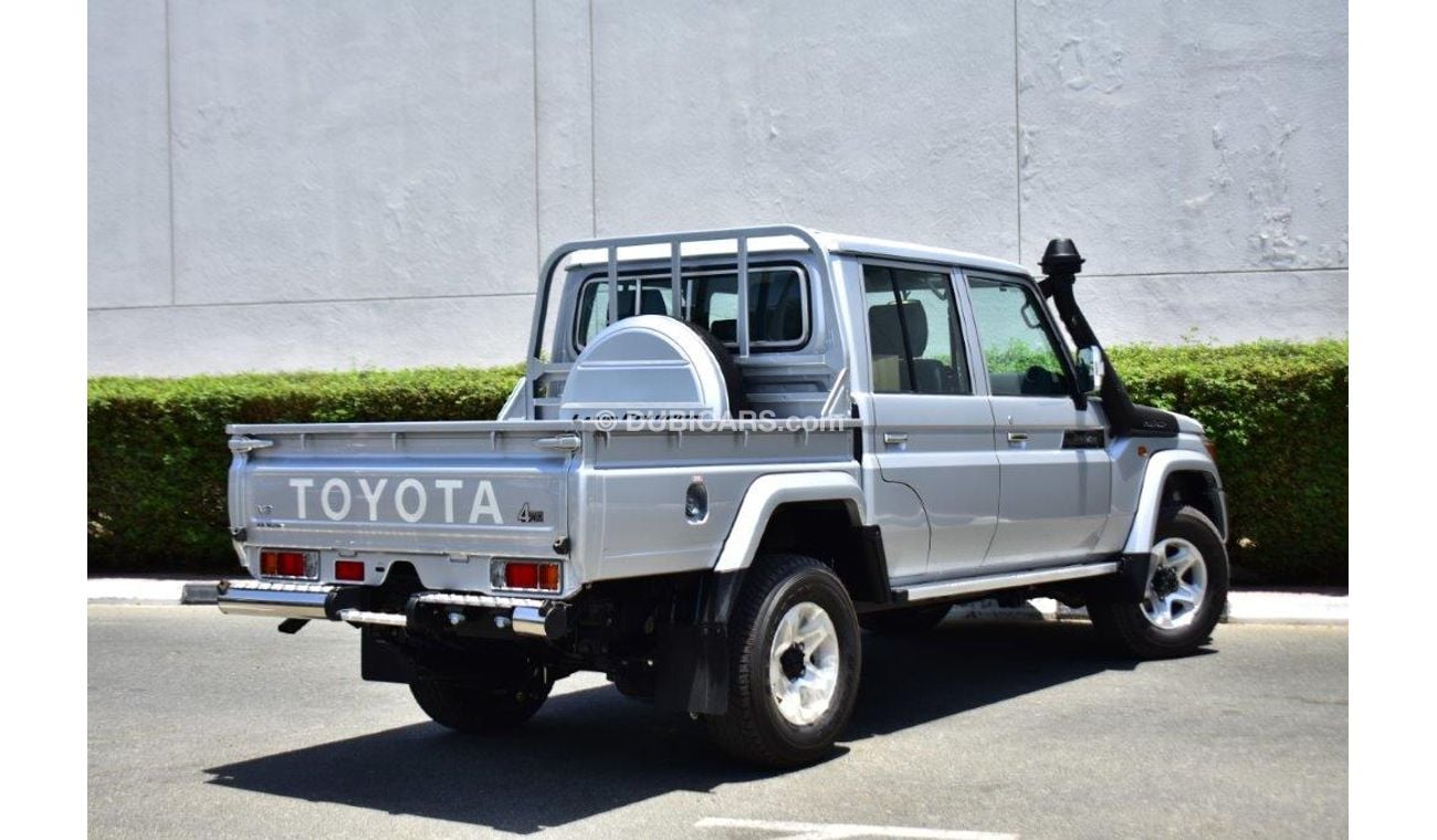 تويوتا لاند كروزر بيك آب Double Cab