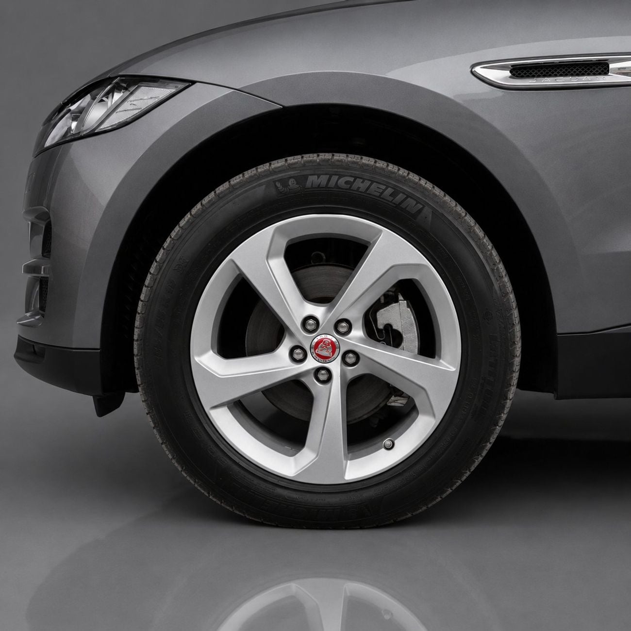 Jaguar F-PACE SE P250 AED 1,053 P.M • 0% Downpayment • Jaguar F-Pace 25T • 1 Year Warranty