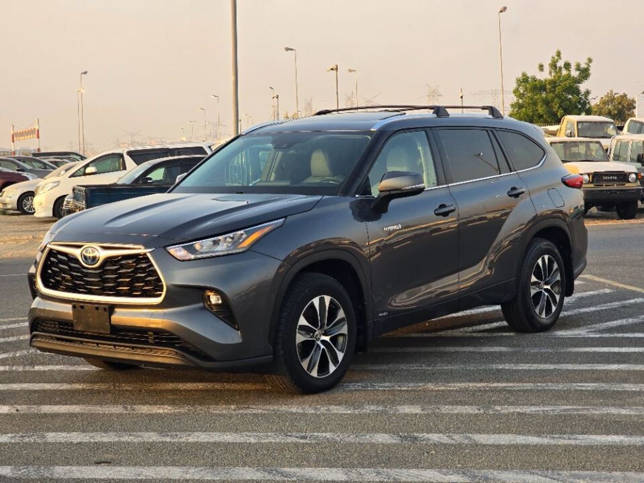 Used Toyota Highlander 2020 model Hybrid 2.5cc engine full option 4x4 ...