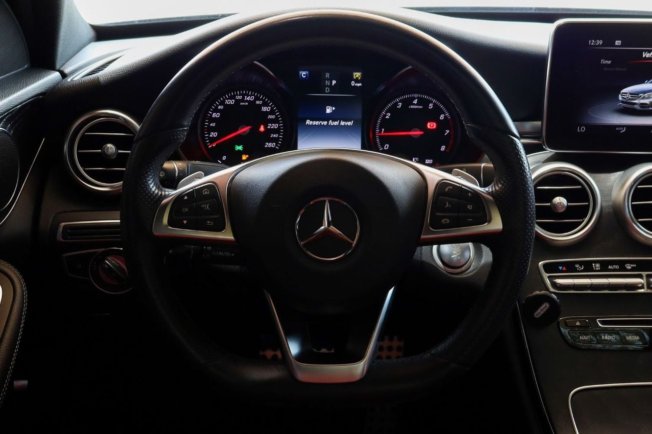 Mercedes-Benz C 200 Mercedes-Benz C200 AMG Pack 2018 GCC under Warranty with Flexible Down-Payment.