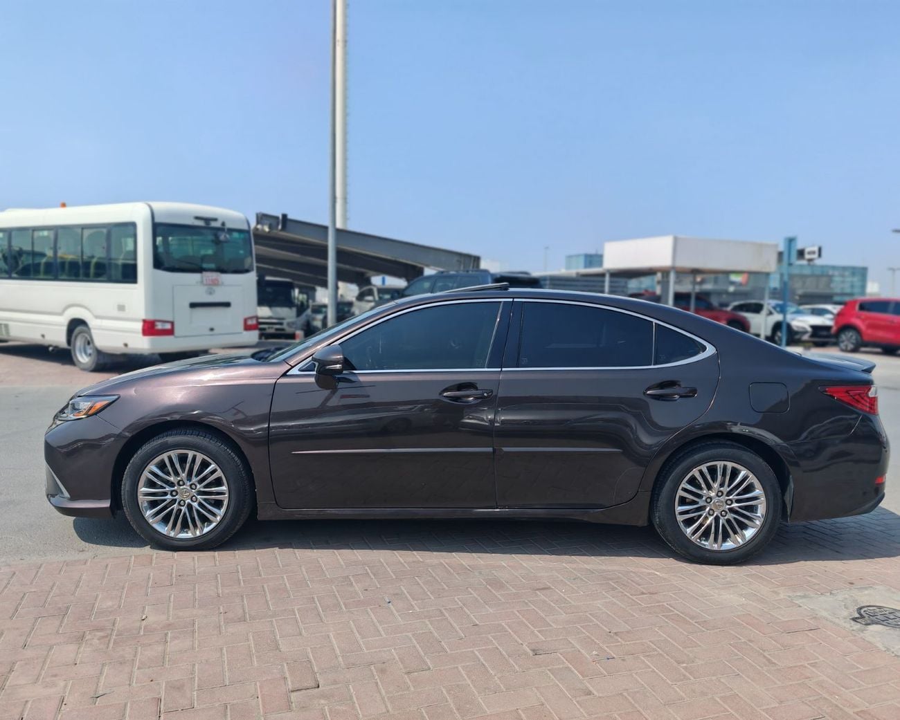 لكزس ES 350 PLATINUM