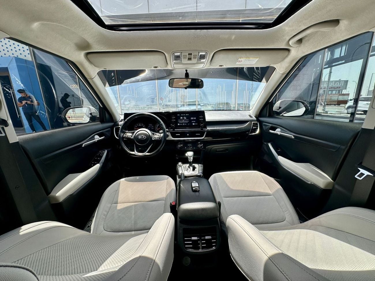Kia Seltos 760-Monthly l GCC l Sunroof, Full Option l Accident Free
