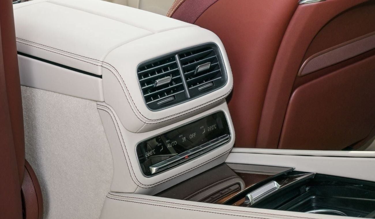 مرسيدس بنز GLS 600 Mercedes Benz GLS 600 Maybach 4Matic | with E-Active Body Control Fully Loaded | 2023