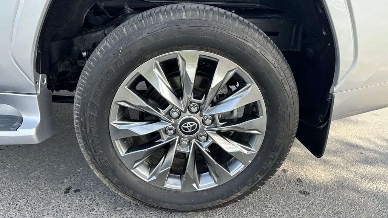 Toyota Land Cruiser Sahara ZX diesel Right-Hand Drive