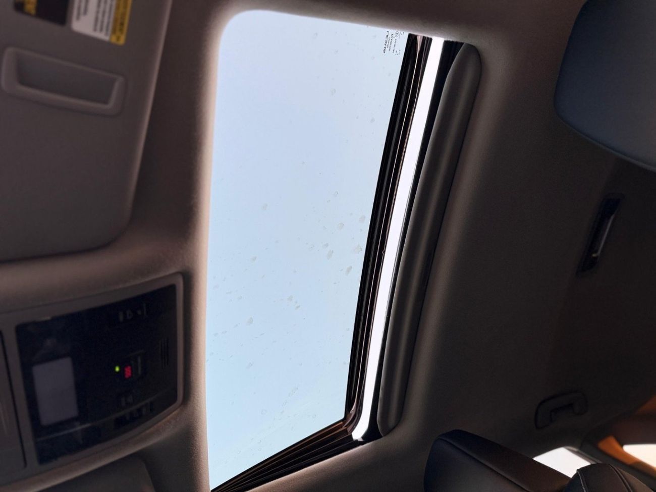 لكزس RX450h Premier 3.5L Hybrid