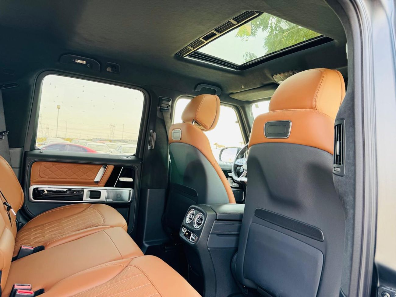 Mercedes-Benz G 63 AMG 4MATIC SUV RHD 4.0L Bi-Turbo V8 petrol engine Japanese Specs Automatic Gear AWD 5 Seats 5 Doors