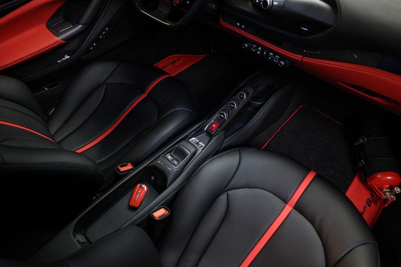 Ferrari F8 Spider STD Ferrari F8 Spider V8 Turbo HELE