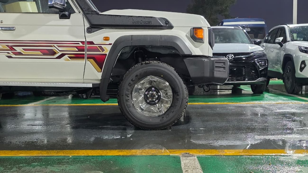 تويوتا لاند كروزر 70 Std 4.0L 4WD