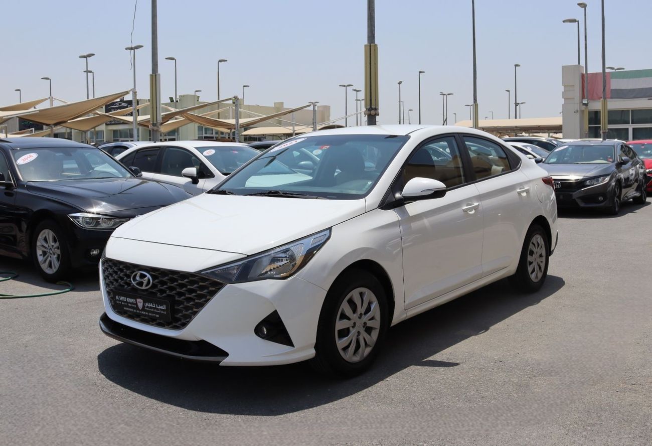 هيونداي أكسنت GL خالية من الحوادث - خليجي - صبغة وكالة - مكينة 1600 سي سي - بحالة الوكالة من الداخل والخارج