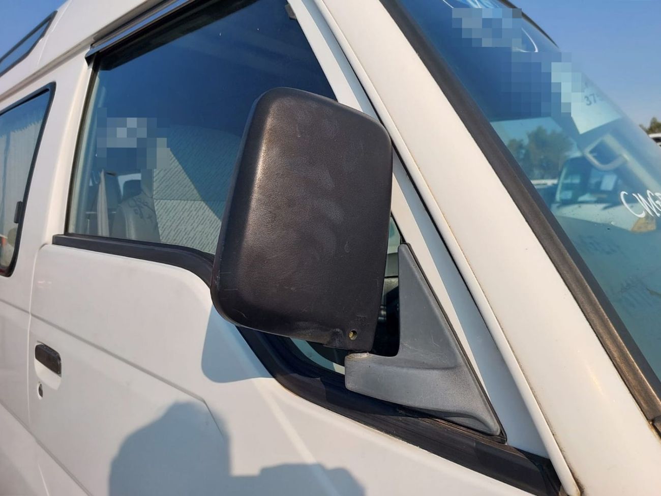 نيسان كارافان NISSAN CARAVAN VAN RHD 1999 MODEL 3.1 L DIESEL AUTOMATIC(PM07780)