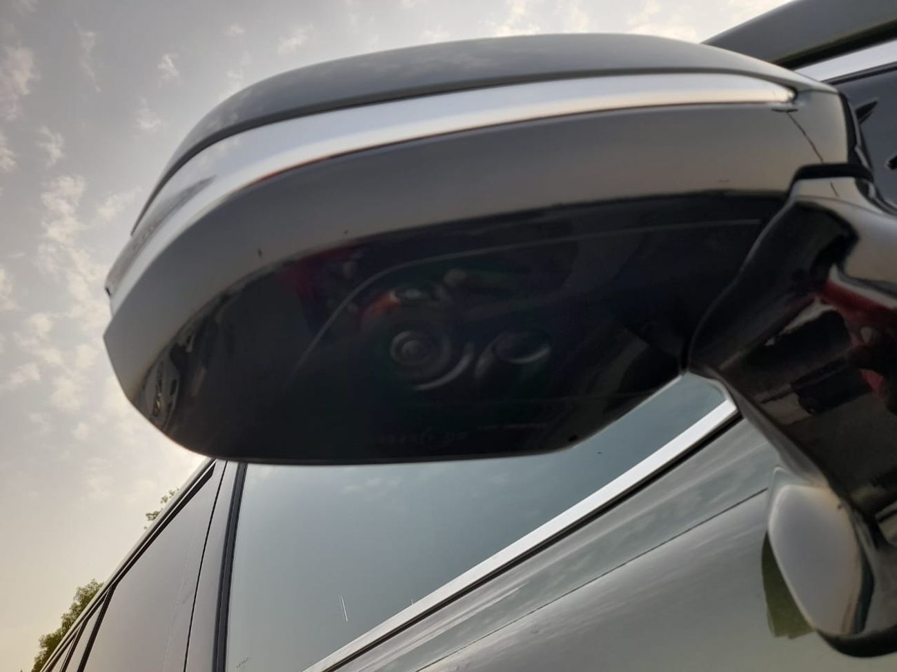 Lexus LX 500 Diesel Right-Hand drive sports luxury model top of the range with coolbox softdoor closing rear Ente