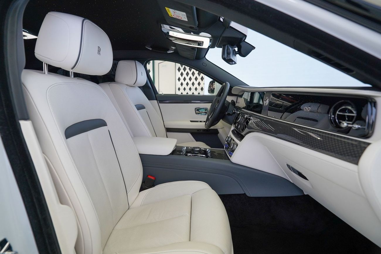 Rolls-Royce Ghost 6.75T Short Wheelbase BLACK BADGE