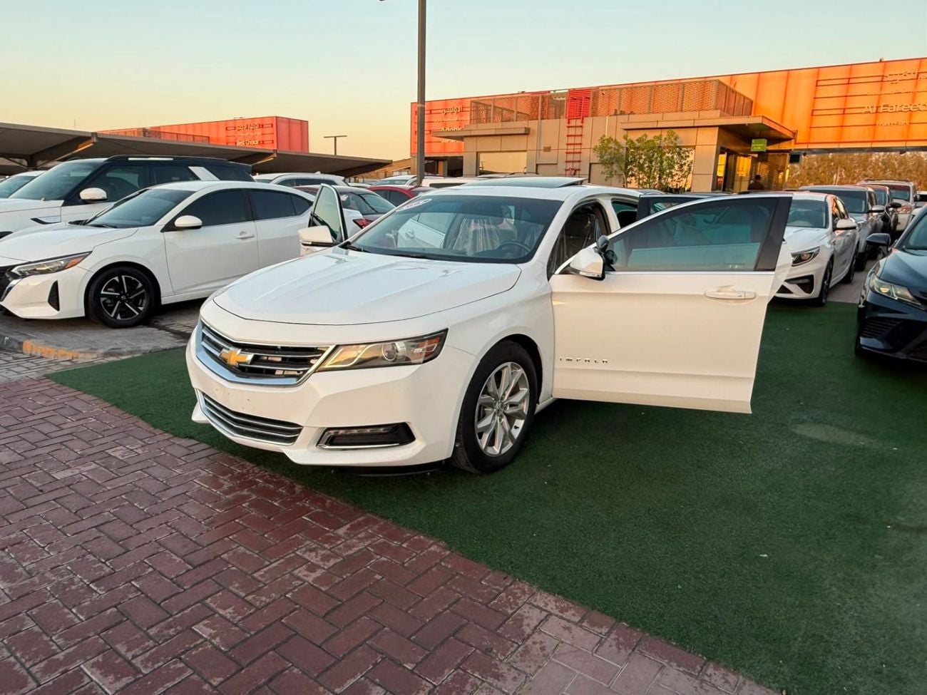Chevrolet Impala LT (NON GCC) full panoramic sunroof, 6-cylinder