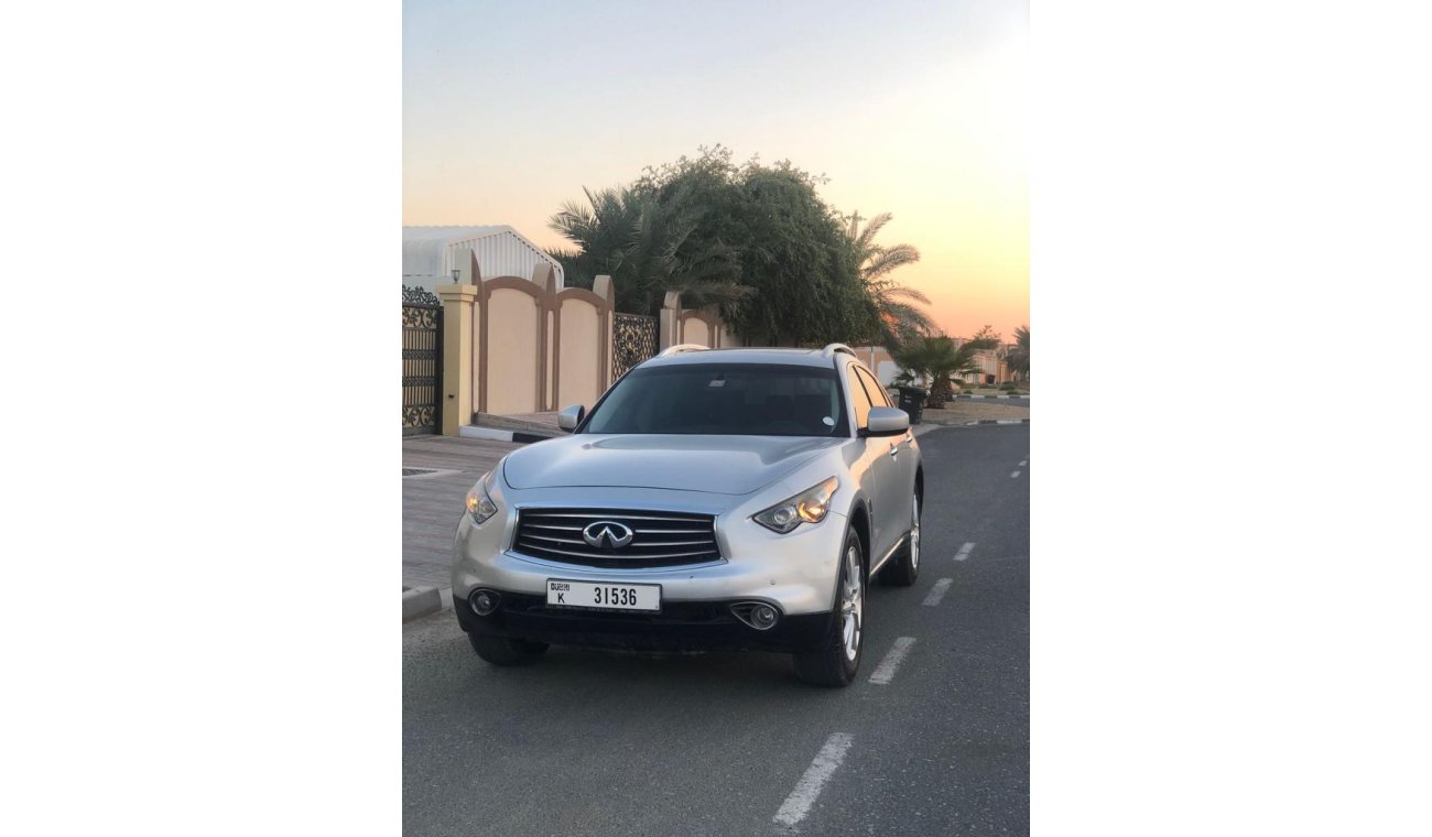 Infiniti FX37 Infiniti - FX37   The Walk: 53,000   Model: 2013   specifications;   full option   American import