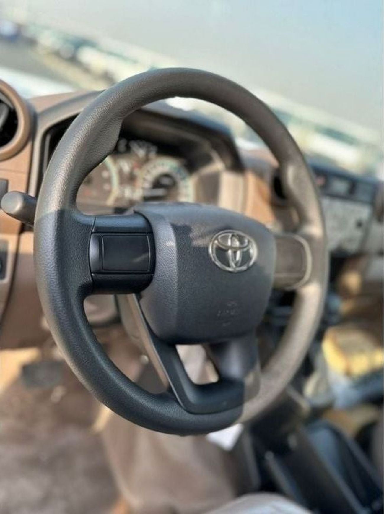 تويوتا لاند كروزر بيك آب Toyota Land Cruiser Pickup LC79 Double Cabin Petrol 4.0 Model 2024