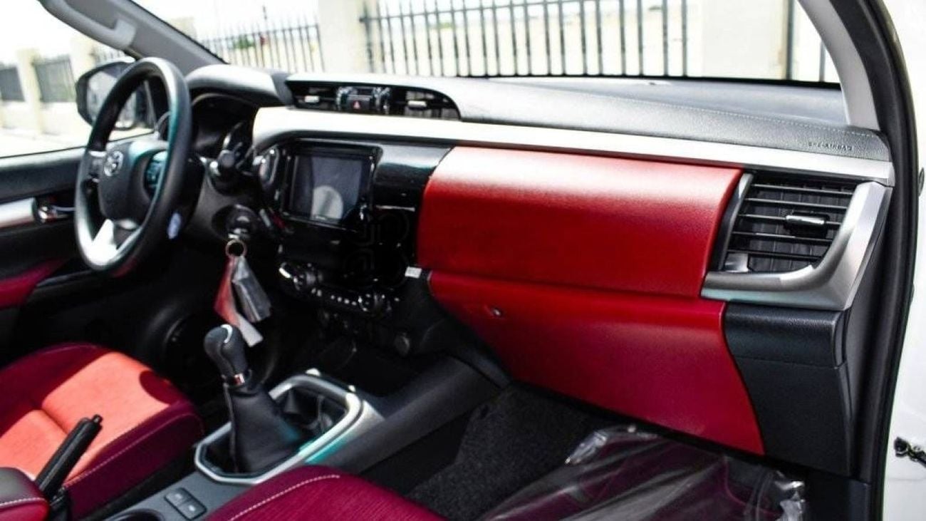 Toyota Hilux TOYOTA HILUX  SR5 DC 2.8L MT 4X4 (DIESEL) MY24