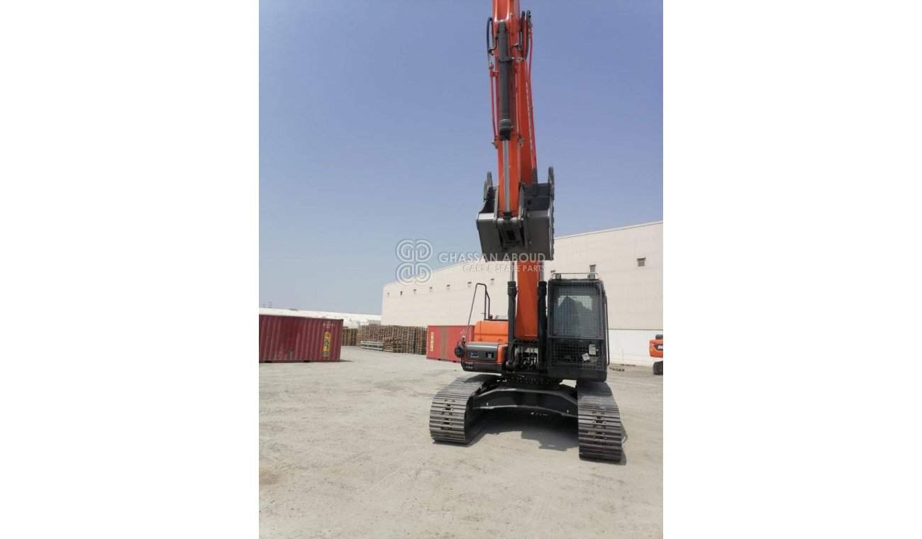 دوسان DX225 LCA DOOSAN DX225 LCA – CHAIN EXCAVATOR OPERATING WEIGHT 22 TON APPROX. WITH BUCKET 1.08 Cu.M BUCKET ( HE