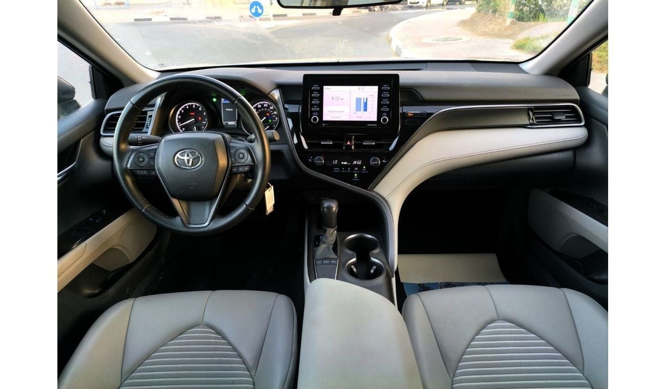 تويوتا كامري SE 2.5L (204 HP)