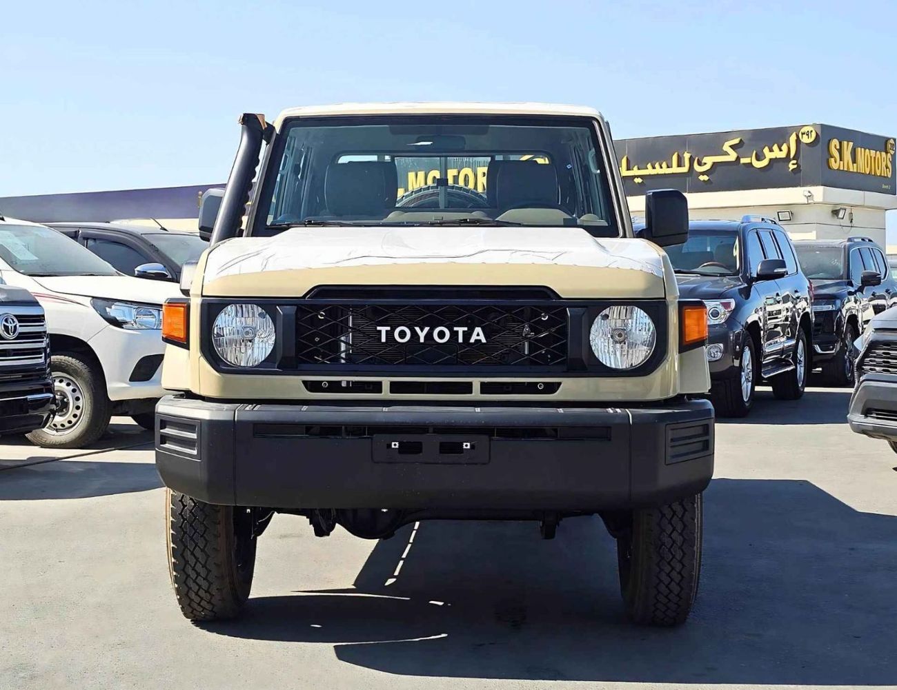 Toyota Land Cruiser Pick Up DOUBLE CABIN / 4.0L V6 PETROL A/T 4WD / SNORKEL, POWER WINDOWS  (CODE # STD-E)
