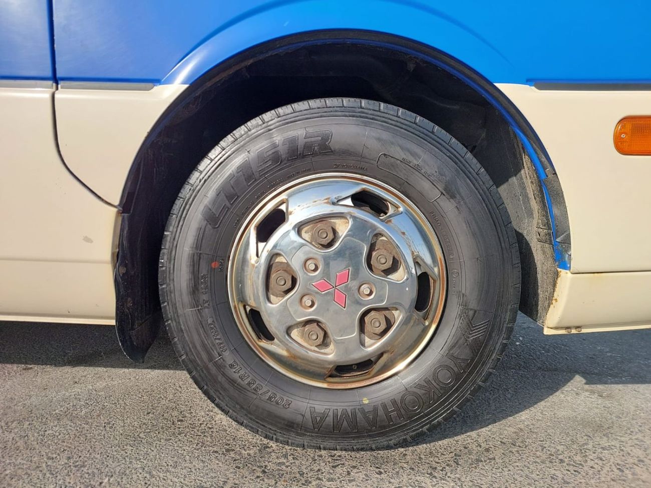 Mitsubishi Rosa (RAMADAN OFFER) MITSUBISHI ROSA BUS RHD 2006 MODEL 4.9 L DIESEL AUTOMATIC(PM00401)