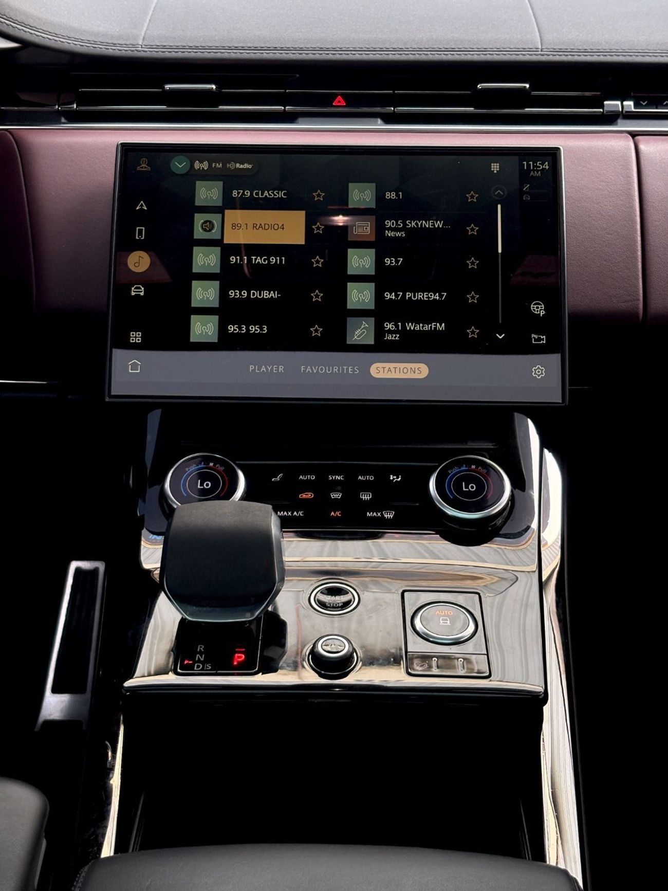 Land Rover Range Rover Sport SE D350 3.0L SE 3.0L Turbocharged V6 | 2023 | AED 4000 / MONTH