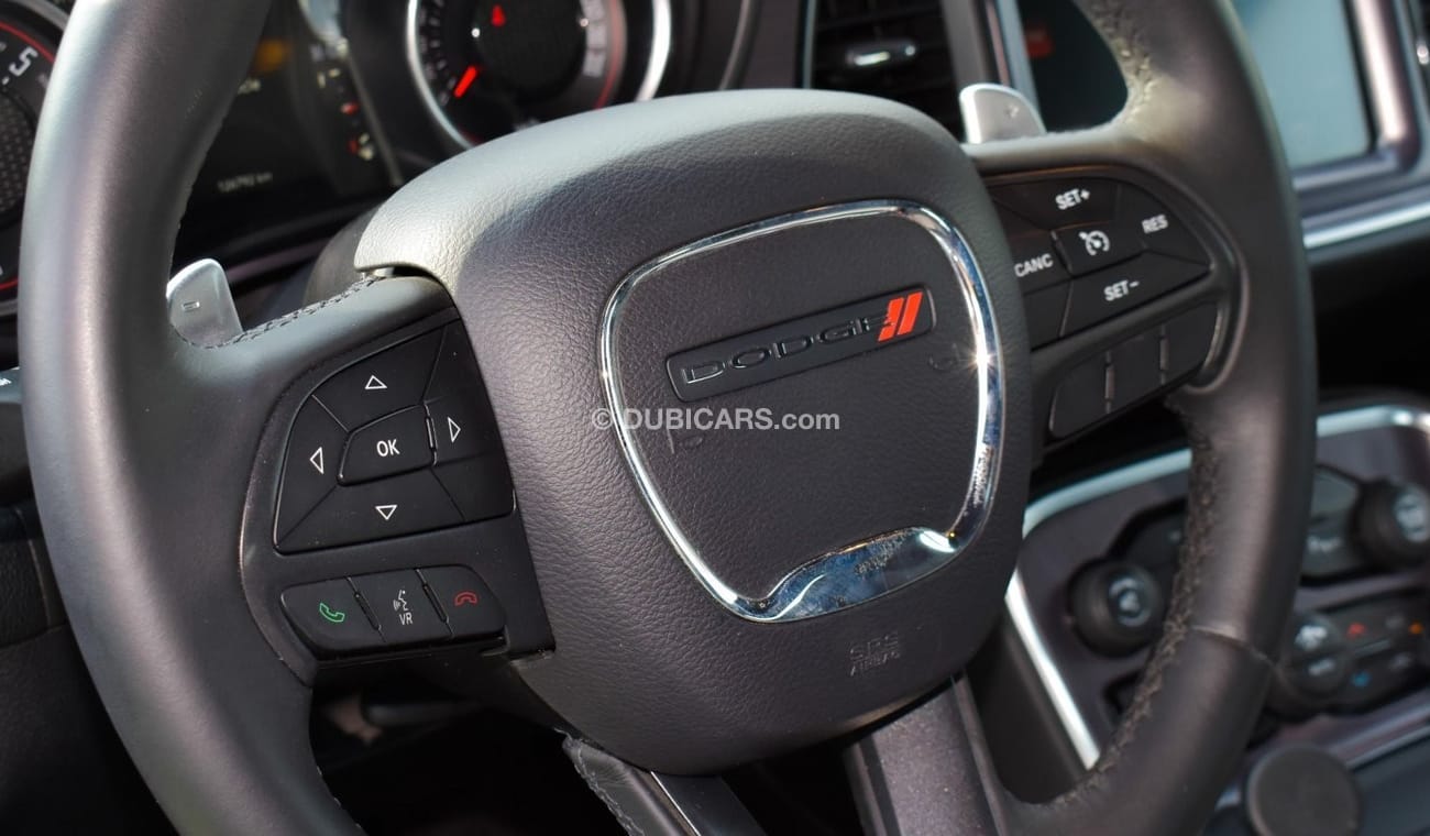 Dodge Challenger SRT 6.4L V8