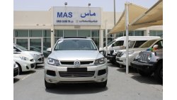 Volkswagen Touareg SEL ACCIDENTS FREE - GCC - CAR IS IN PERFECT CONDITION INSIDE OUT