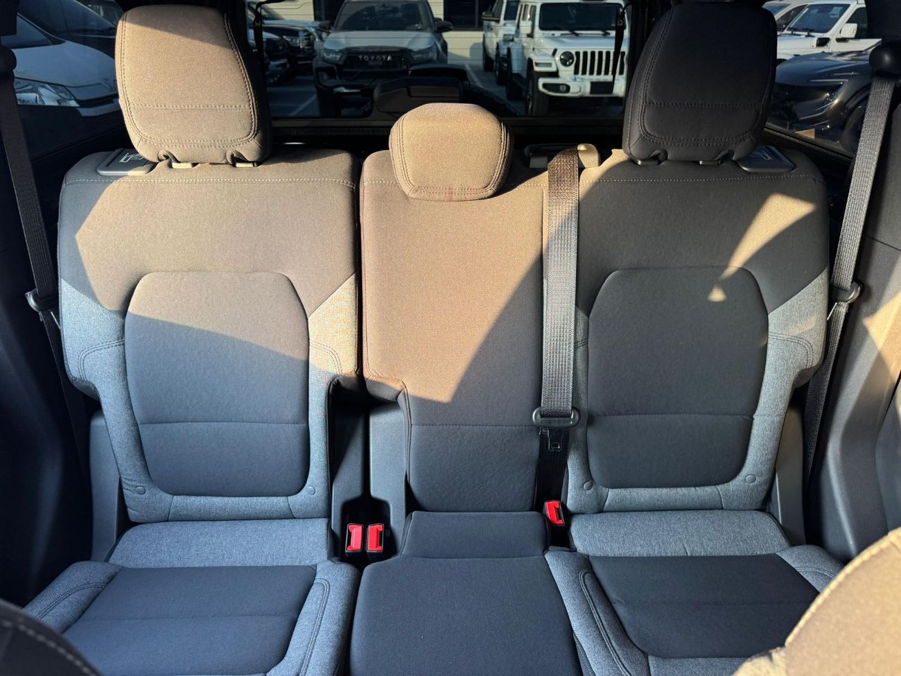 فورد برونكو 2.0L Turbocharged Petrol 4WD 2023 Export Price @ 155,500 AED