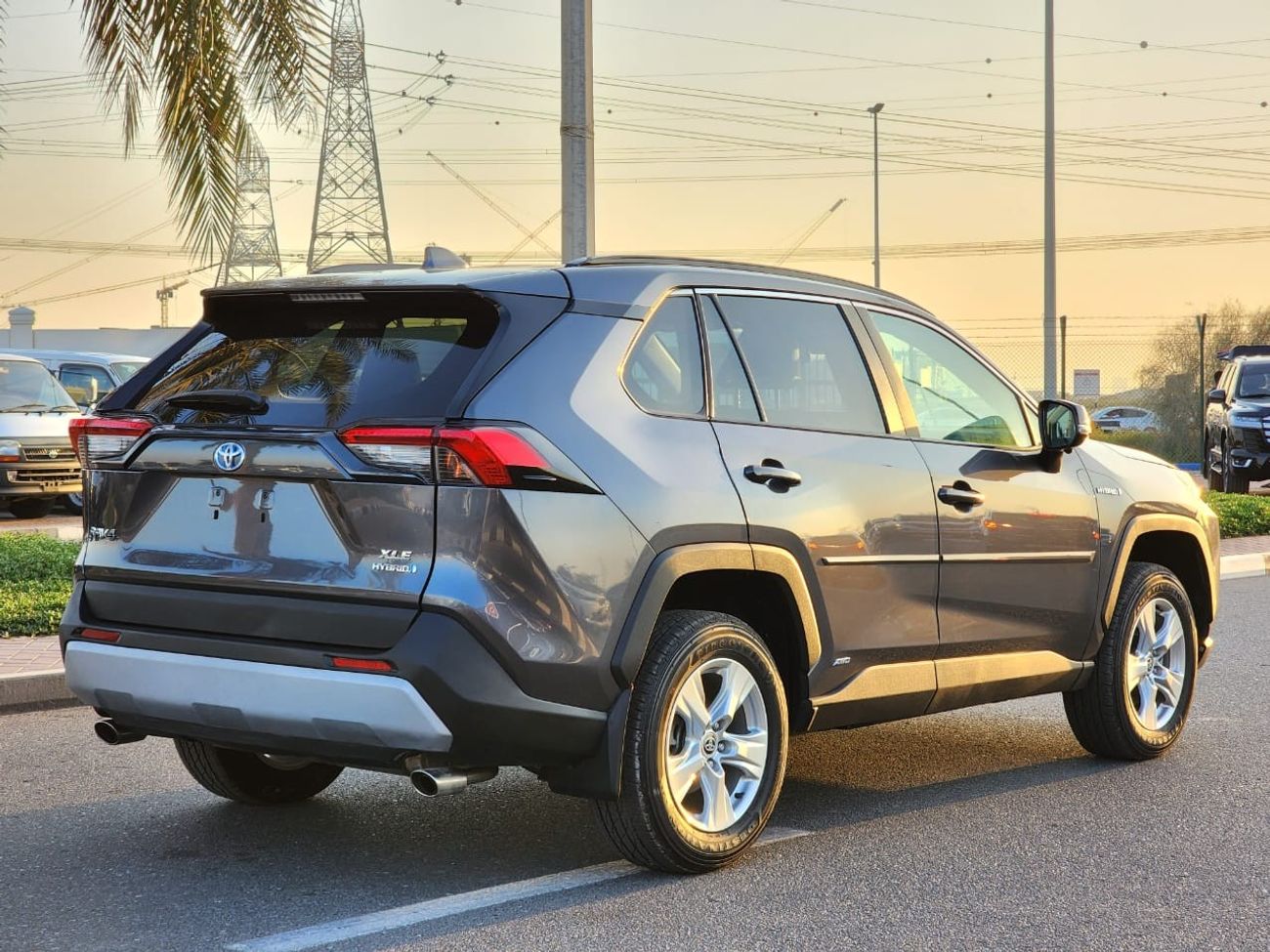 Toyota RAV4 RAV4 XLE HYBRID