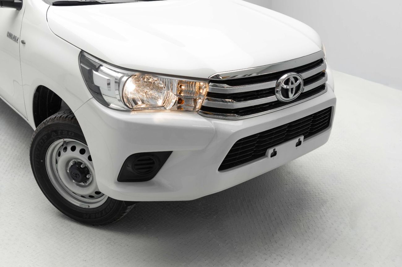 Toyota Hilux DLX 2.4L - Super White Inside Maroon | Export Only