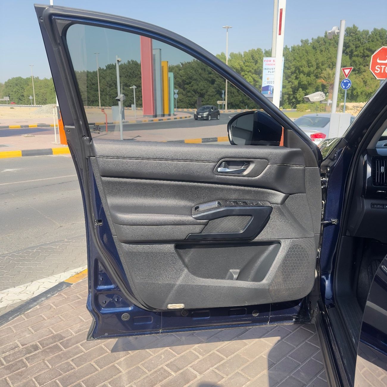 نيسان باثفايندر SV 3.5L AWD (7 Seater)
