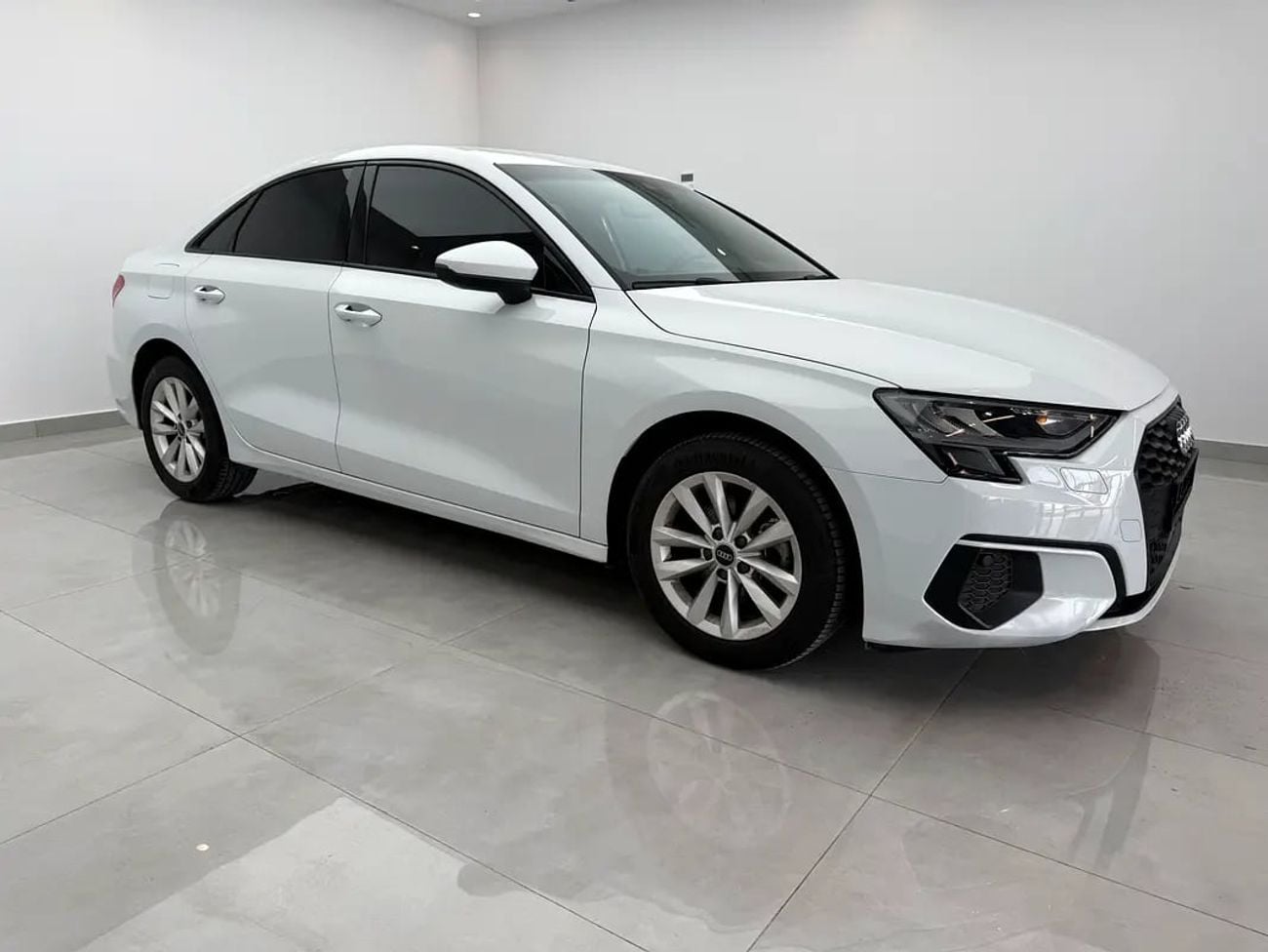 أودي A3 35 TFSI S Line 1.4L 35 TFSI - GCC Specs - Like New!