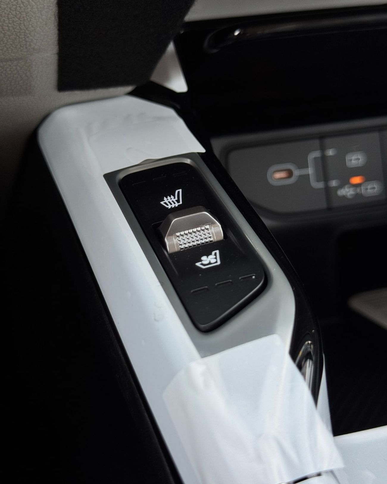 كيا سورينتو KIA SORENTO 1.6L (HYBRID) - BROWN 2025 MODEL -MID OPTION