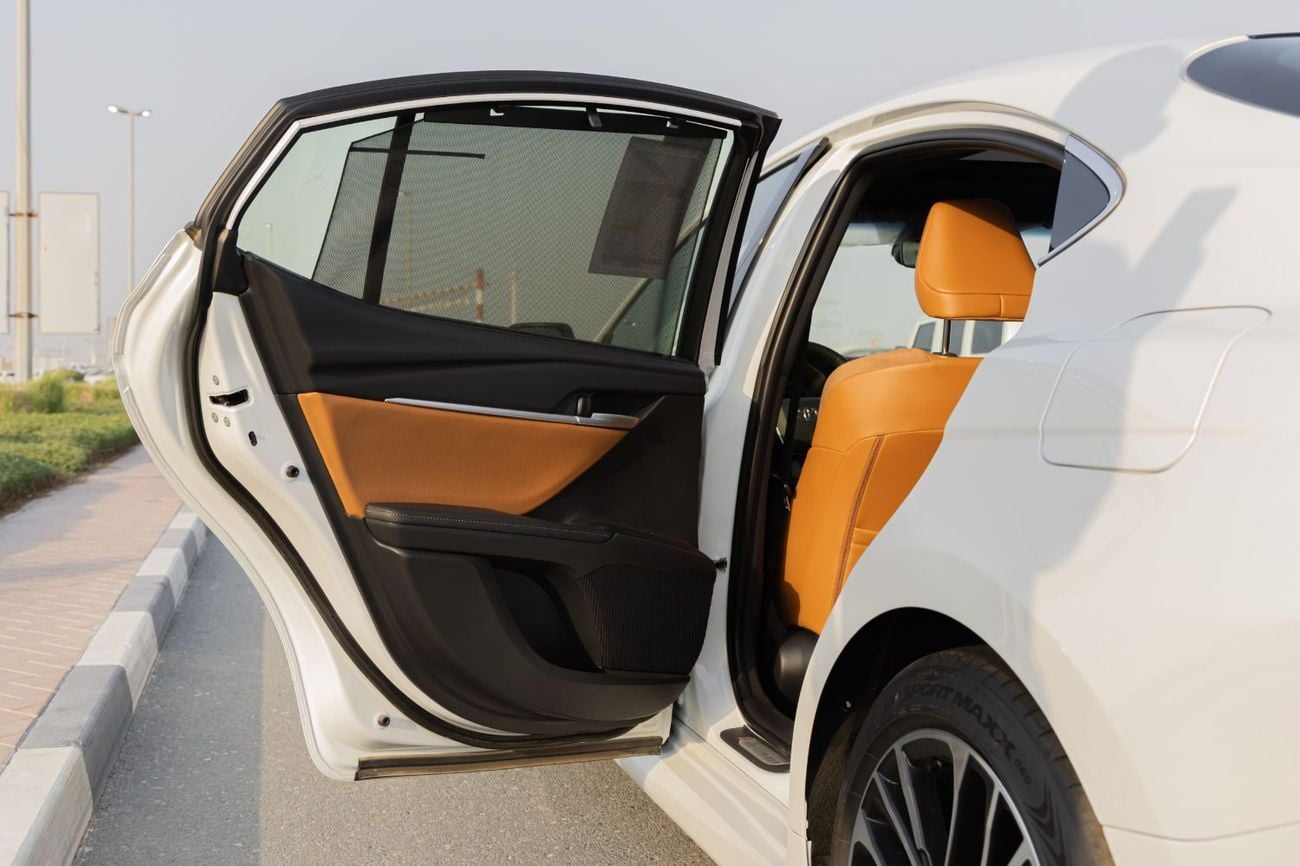 تويوتا كامري LUMIERE HEV Toyota Camry Lumiere | GCC Specs | Brand New | Fully Loaded | 2026 (Export)
