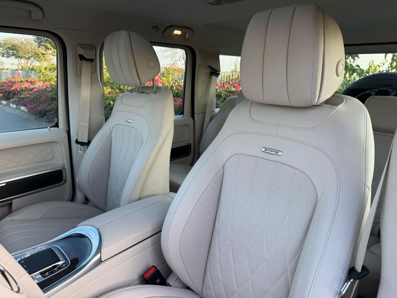 Mercedes-Benz G 63 AMG 4MATIC SUV **2025**GCC SPEC UNDER WARRANTY AND SERVICE CONTRACT