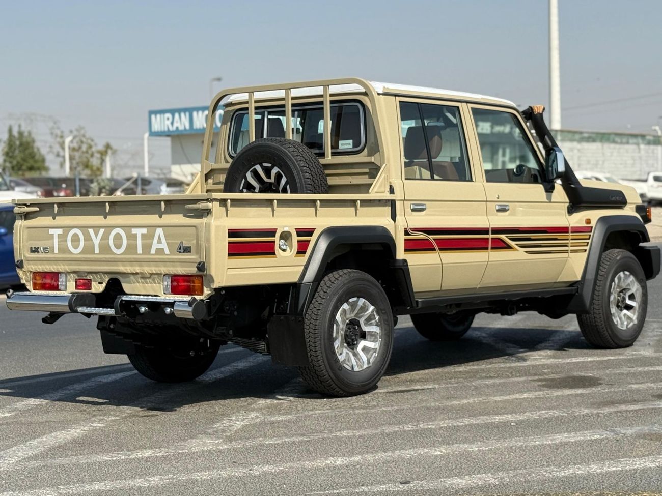 تويوتا لاند كروزر بيك آب 4.0L DOUBLE CAB FULL OPTION OMAN SPECS