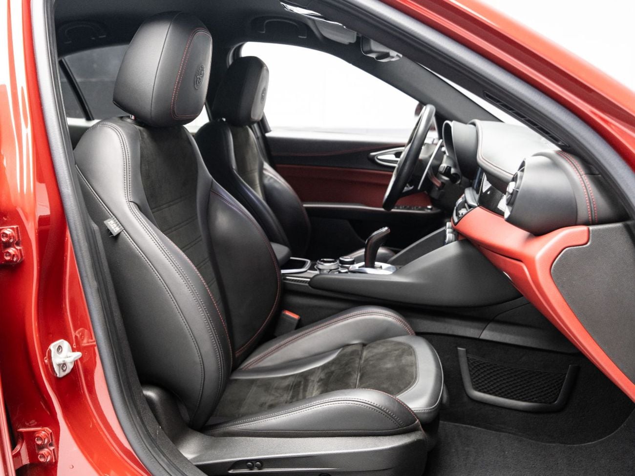 ألفا روميو جوليا QUADRIFOGLIO QUADRIFOGLIO