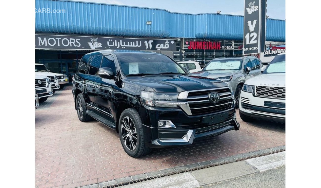 Toyota Land Cruiser VXR 5.7