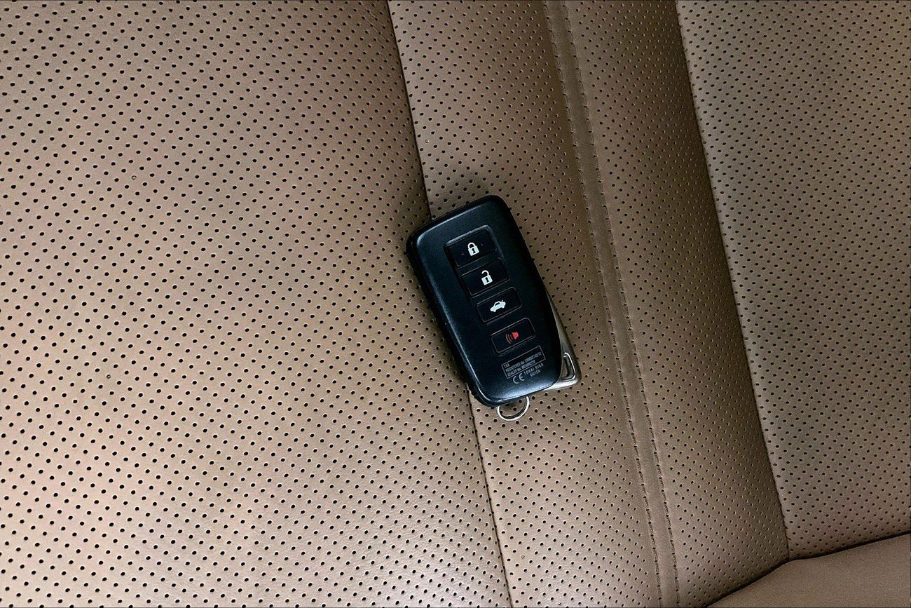 Lexus IS350 Platinum | Guaranteed Warranty | 0 Down Payment